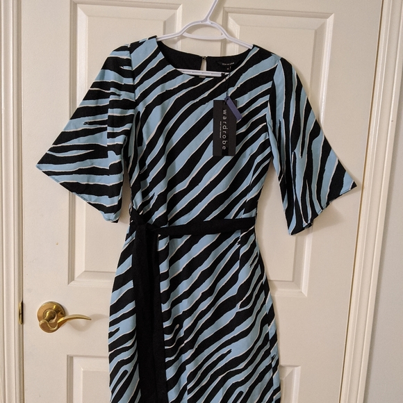 Short day dress with pattern - Picture 3 of 4